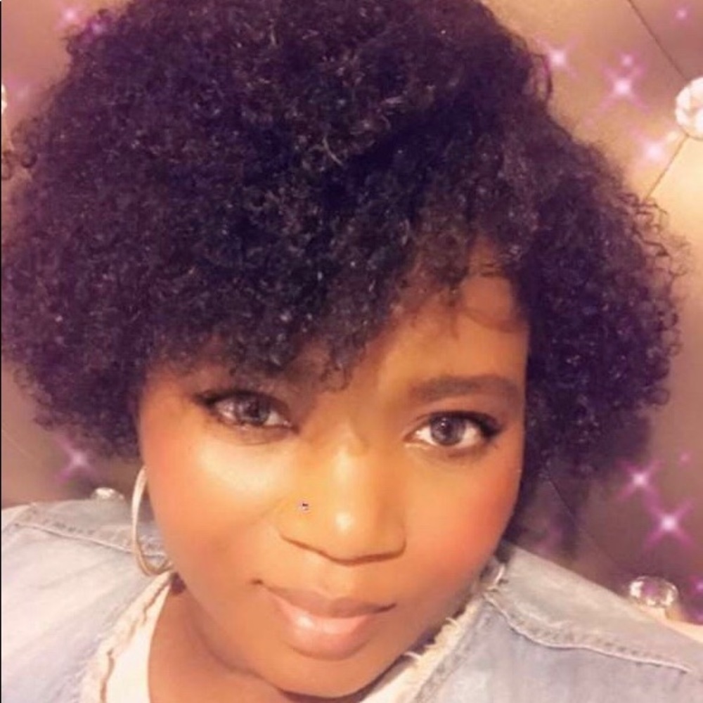 Meet your Posher, Elisabeth sara
